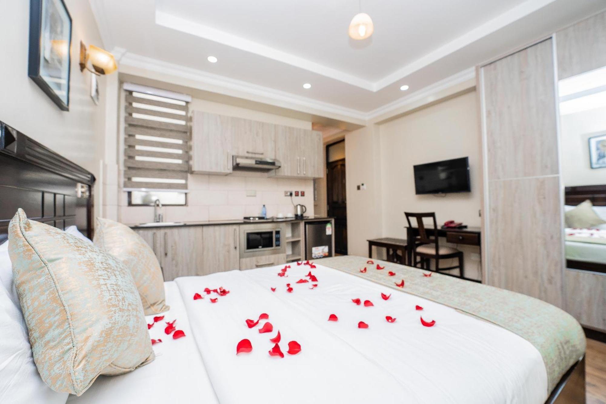 ניירובי Hemak Suites Hotel מראה חיצוני תמונה