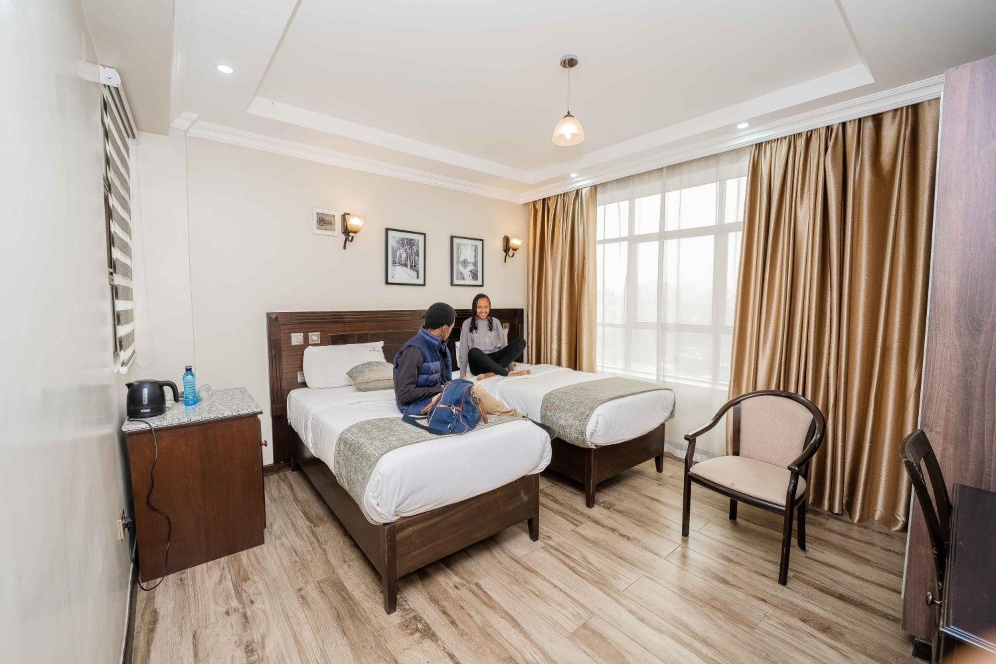 ניירובי Hemak Suites Hotel מראה חיצוני תמונה