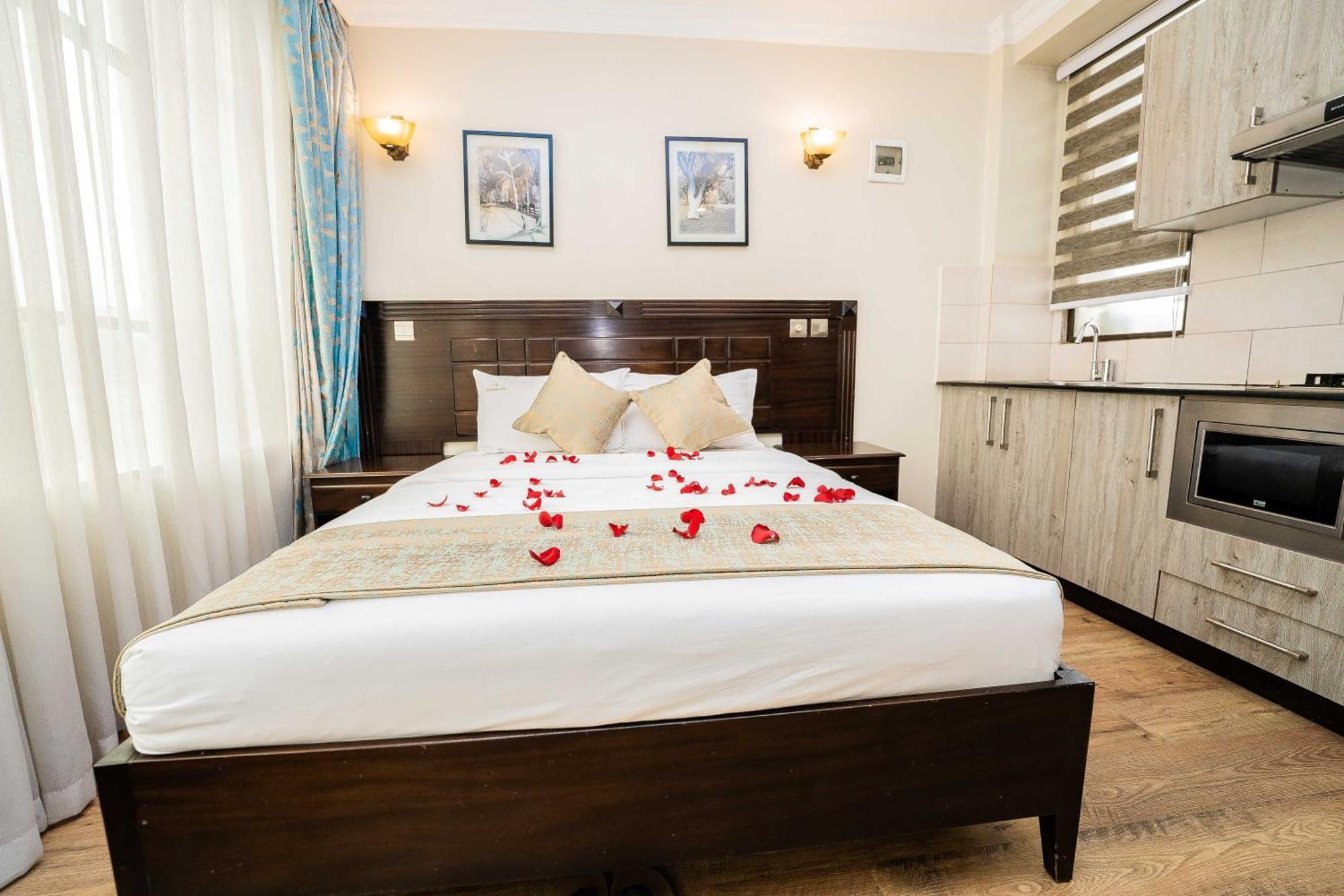 ניירובי Hemak Suites Hotel מראה חיצוני תמונה