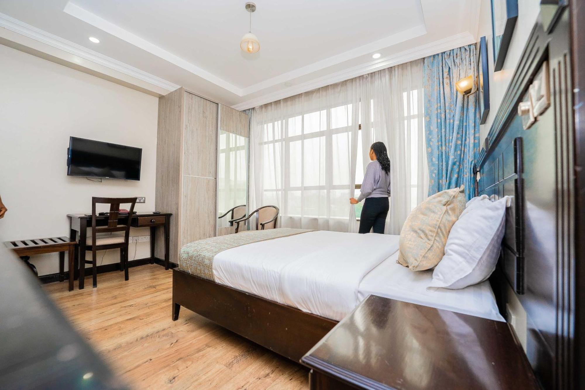 ניירובי Hemak Suites Hotel מראה חיצוני תמונה