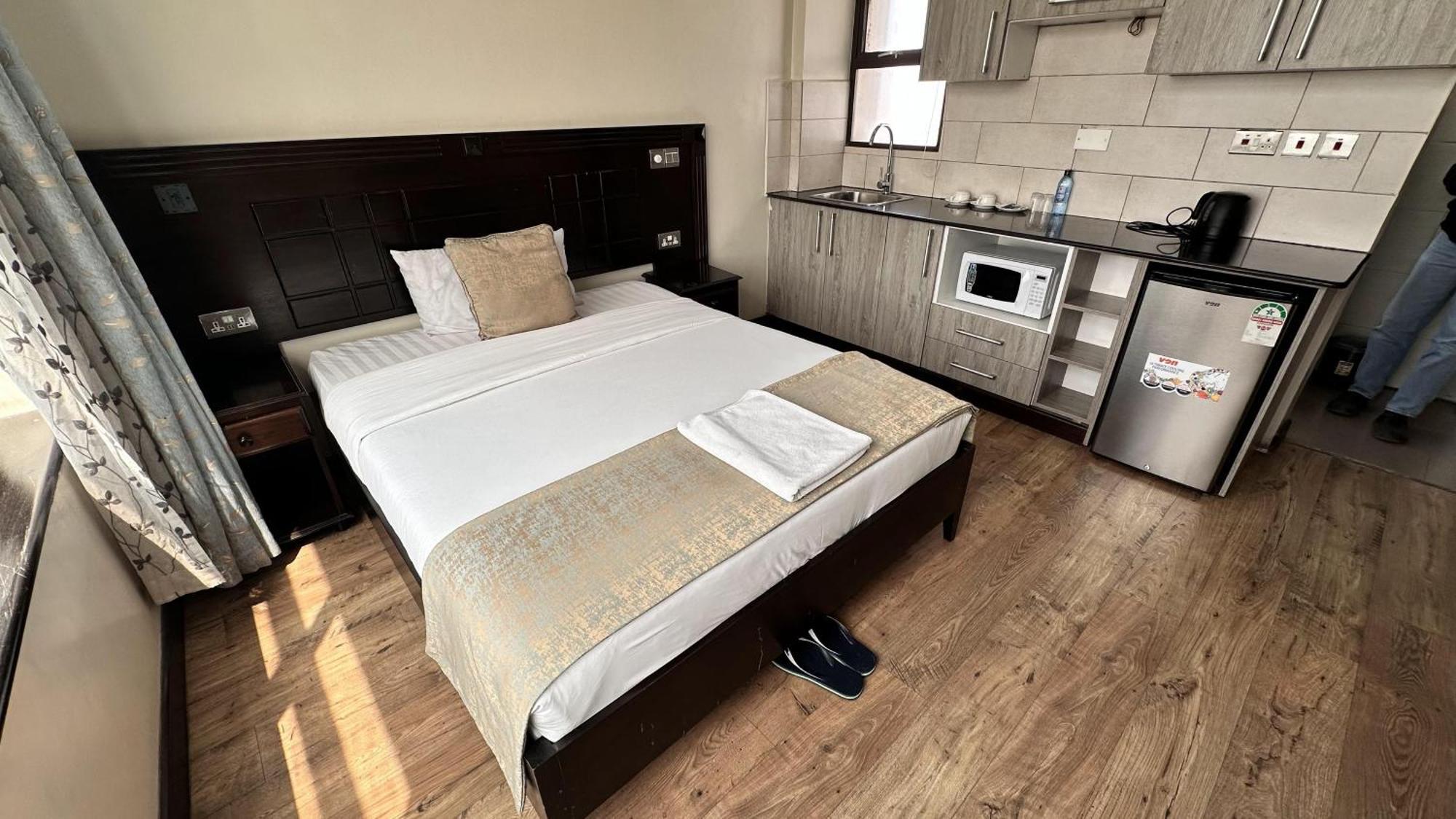ניירובי Hemak Suites Hotel מראה חיצוני תמונה