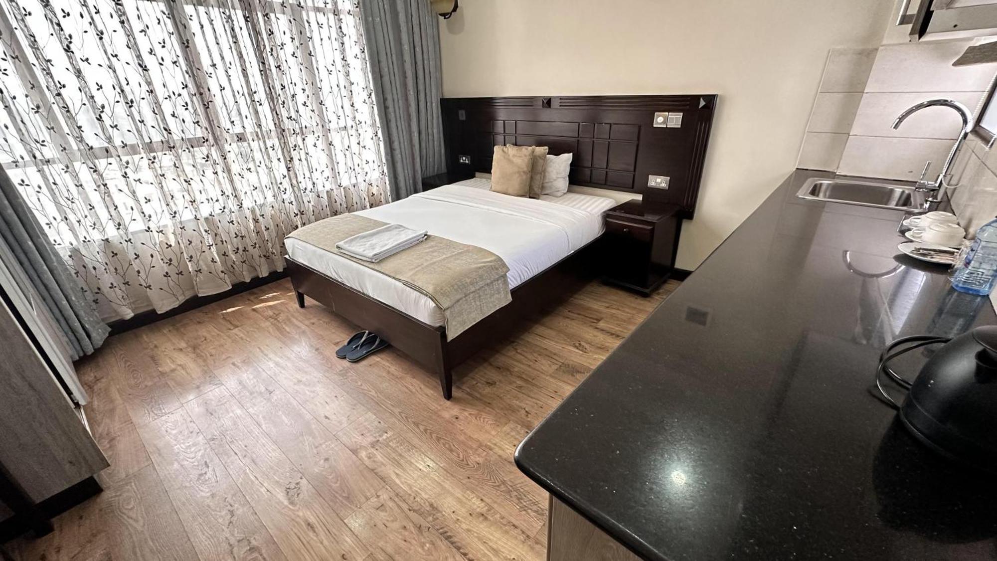 ניירובי Hemak Suites Hotel מראה חיצוני תמונה