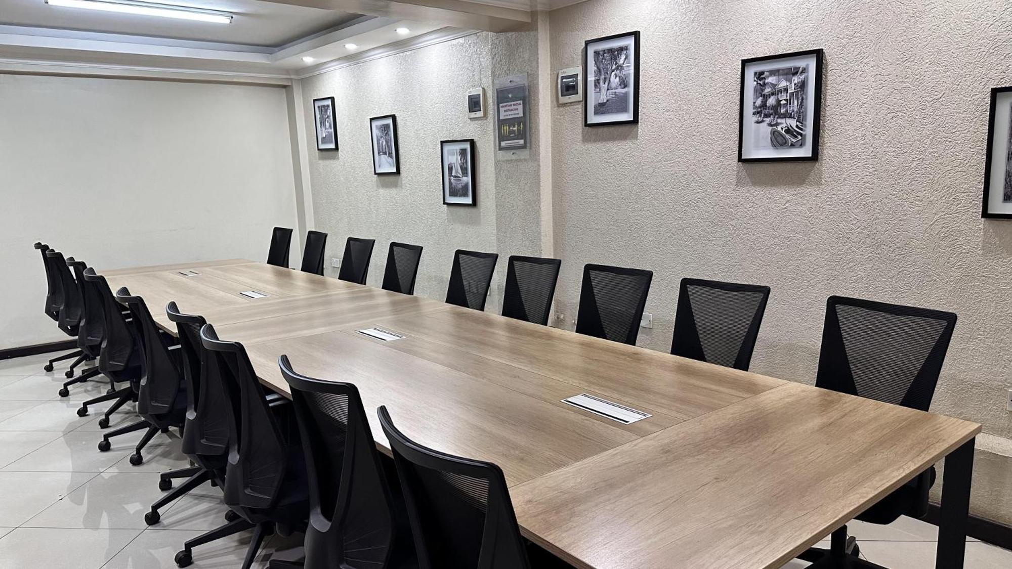 ניירובי Hemak Suites Hotel מראה חיצוני תמונה